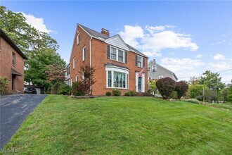 2244 Edgerton Rd in University Heights, OH - Building Photo - Building Photo