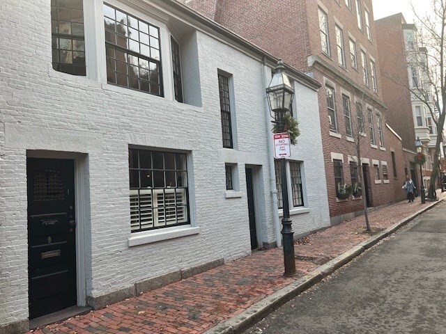 24 Pinckney St in Boston, MA - Building Photo