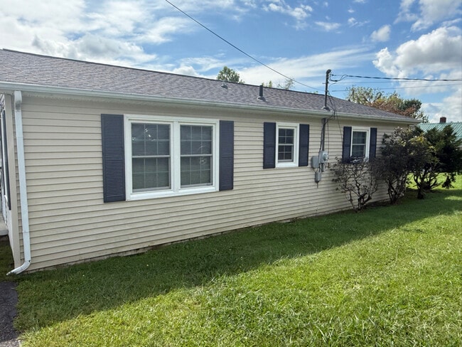 360 Floyd St in Bristol, VA - Building Photo - Building Photo