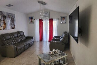 6115 N Albany Ave in Tampa, FL - Building Photo - Building Photo