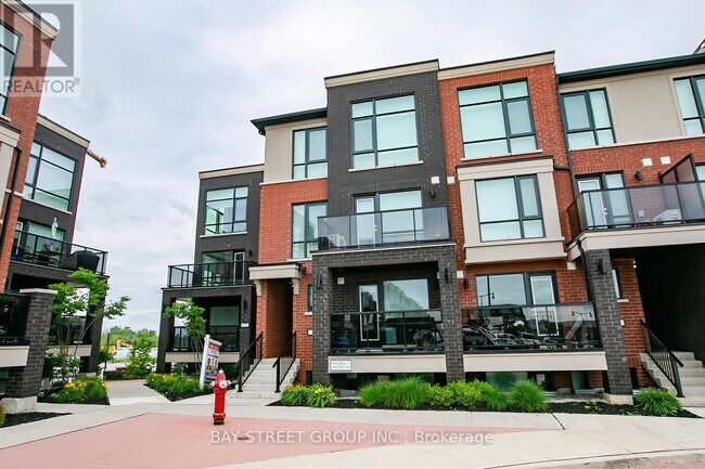 100 Dufay Rd in Brampton, ON - Building Photo - Building Photo