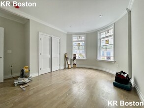 18 Mount Hood Rd in Boston, MA - Building Photo - Building Photo