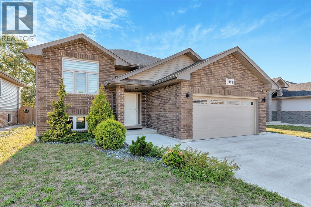 1029 Lublin Ave. in Windsor, ON - Building Photo