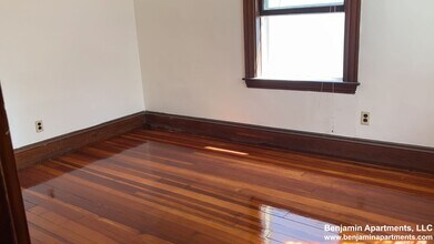 250 Belgrade Ave, Unit 1 in Boston, MA - Building Photo - Building Photo
