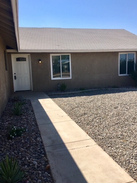 2425 S Kathleen Ave in Yuma, AZ - Building Photo - Building Photo