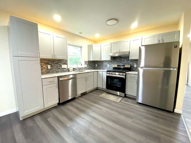 88 Wilmington Ave in Springfield, MA - Building Photo - Building Photo