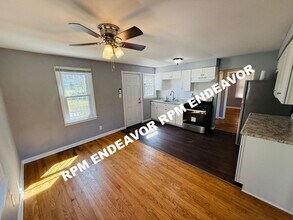 5754 Acme Ave in St. Louis, MO - Building Photo - Building Photo