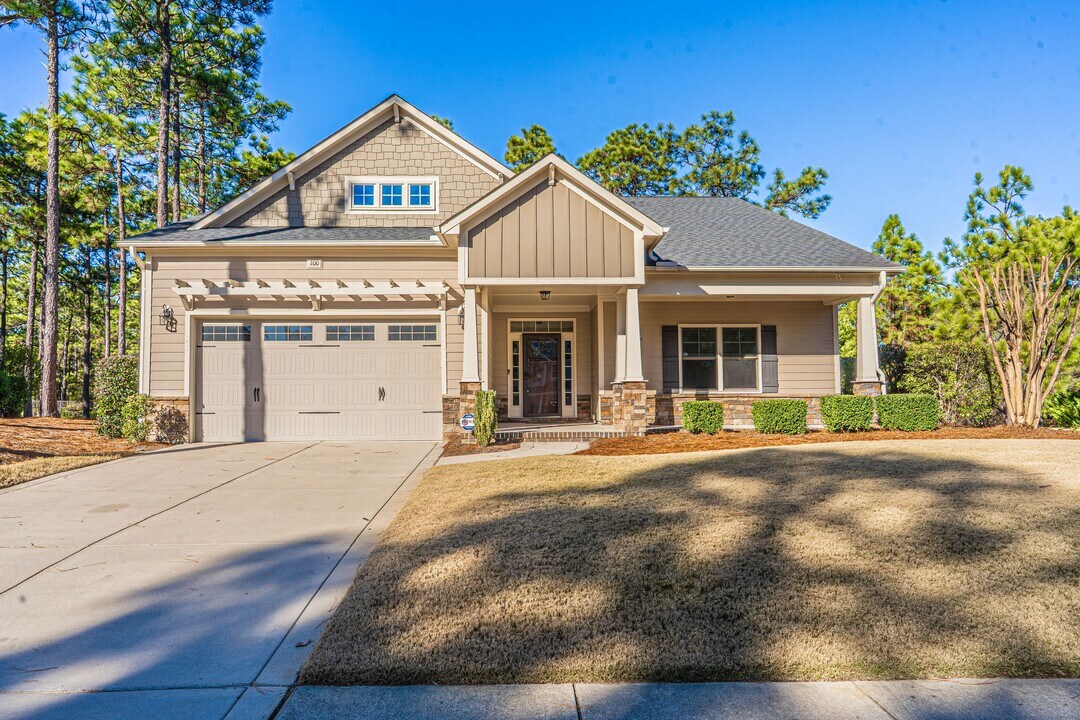 100 Wiregrass Ln in Southern Pines, NC - Foto de edificio