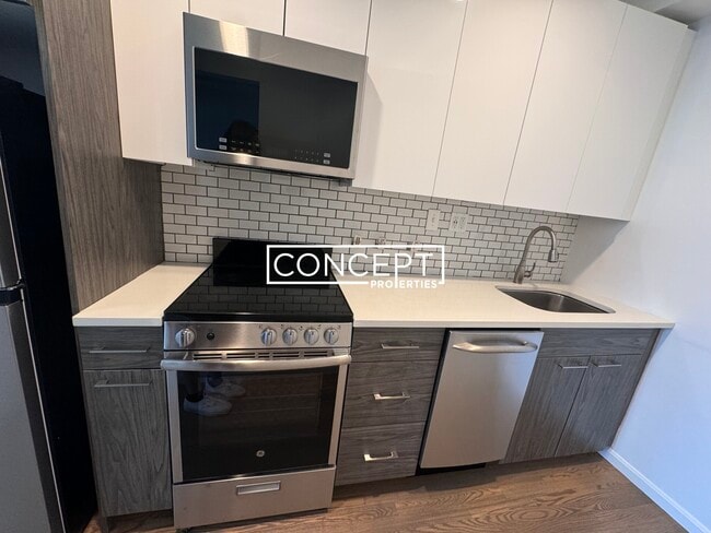 19 Peterborough St, Unit 22CP in Boston, MA - Foto de edificio - Building Photo