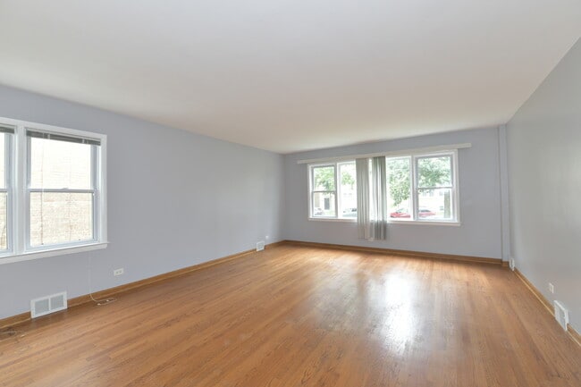 4914 Louise St in Skokie, IL - Building Photo - Building Photo