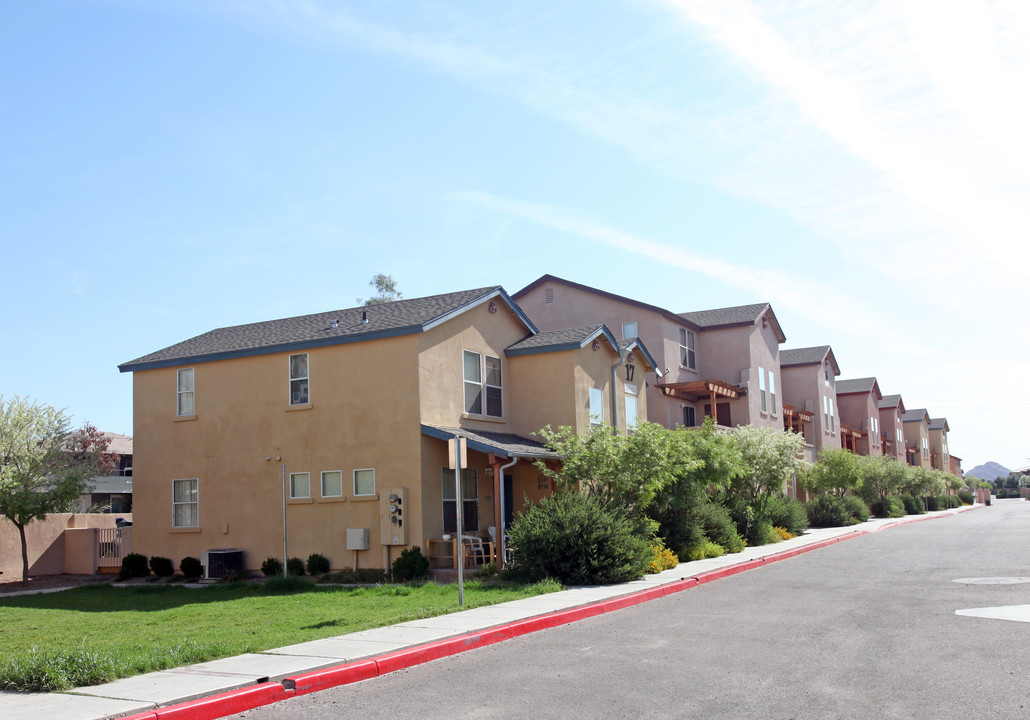 Sahara Luna Apartments in Phoenix, AZ - Foto de edificio