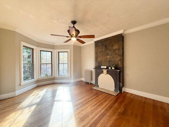 34 Mattoon St, Unit 2 in Springfield, MA - Foto de edificio - Building Photo