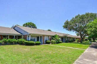 576 Ellen Powell in Prairie View, TX - Building Photo - Building Photo