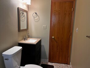 1612 E 88th St in Bloomington, MN - Building Photo - Building Photo
