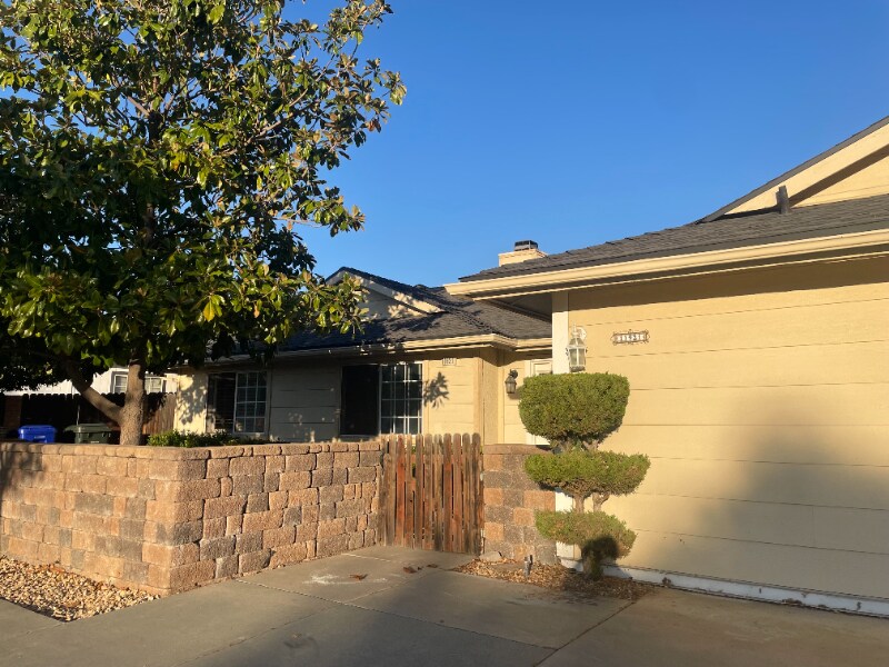 11921 Bryant St in Yucaipa, CA - Building Photo