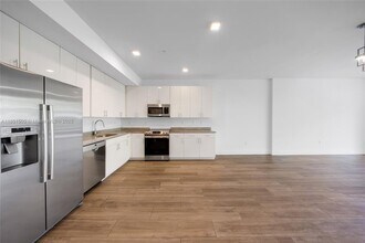 3265 Bird Ave in Miami, FL - Building Photo - Building Photo
