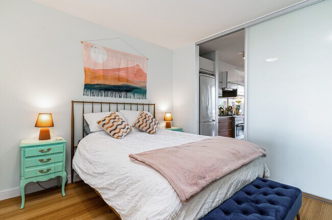 718 Main St in Vancouver, BC - Building Photo - Building Photo