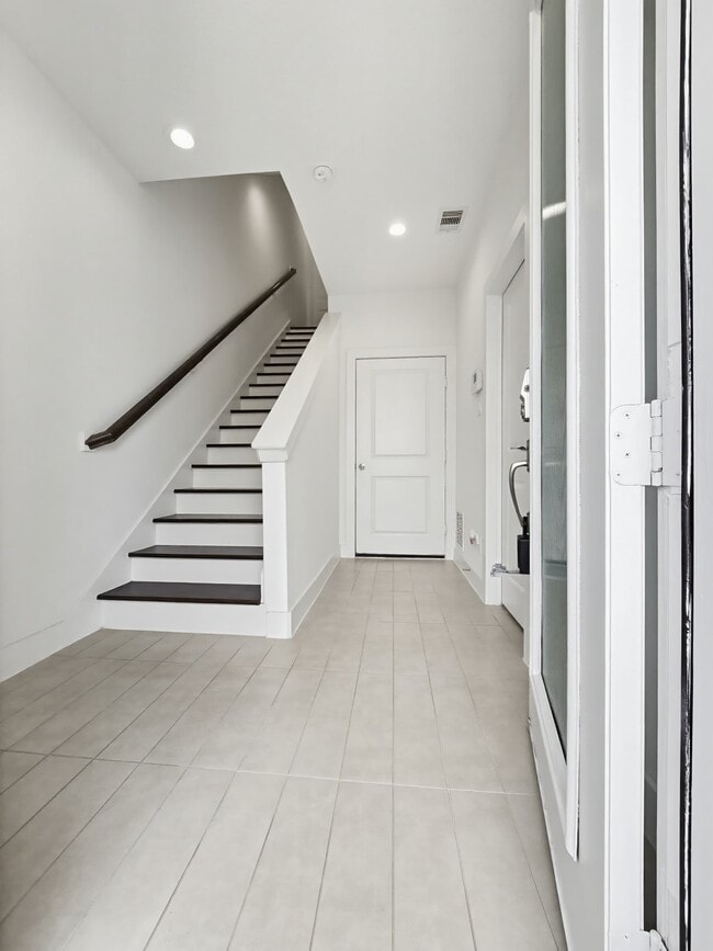 property at 2613 Hutchins St
