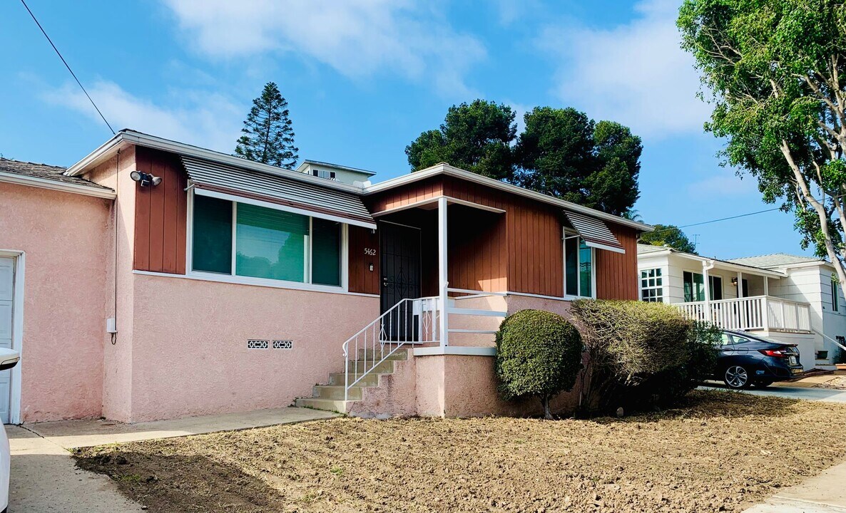 5462 Grape St in San Diego, CA - Building Photo