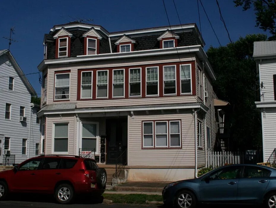 40 Union St, Unit #2 in Morrisville, PA - Building Photo
