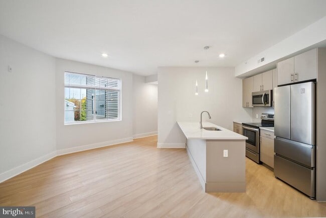 property at 646 N 32nd St