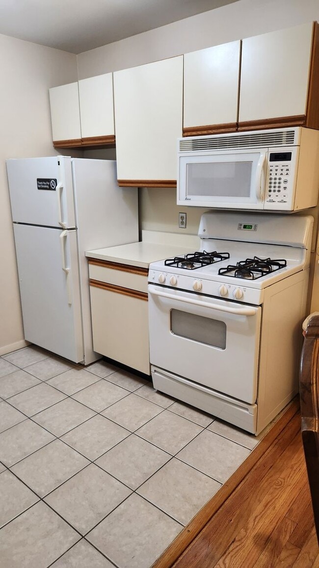 271 Regency Park Dr, Unit 271 in Agawam, MA - Building Photo - Building Photo