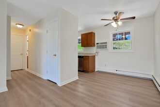 6 Alpine Dr in Wappingers Falls, NY - Building Photo - Building Photo