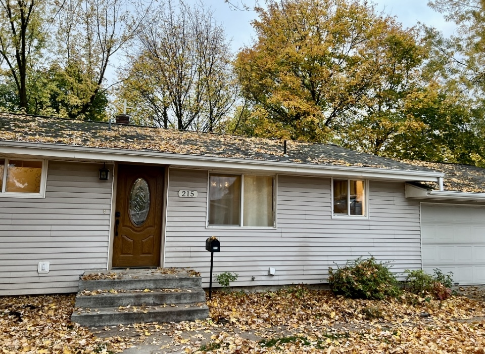 215 SW Skyline Dr in Pullman, WA - Building Photo