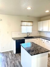 4808 S Danube Way in Aurora, CO - Building Photo - Building Photo