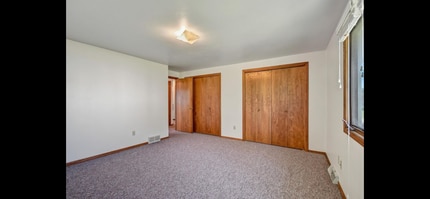 656 Menlo Park Rd in Green Bay, WI - Foto de edificio - Building Photo