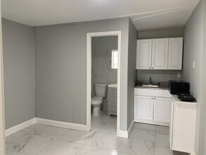 11 SW 13th Ave in Delray Beach, FL - Building Photo - Building Photo