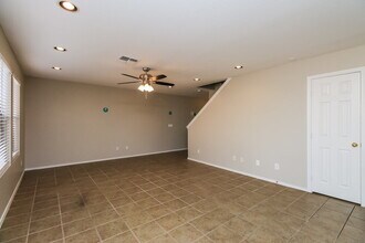 3277 S Chaparral Rd in Apache Junction, AZ - Foto de edificio - Building Photo