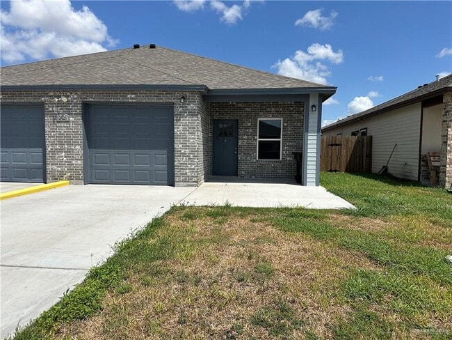 property at 2426 S Vly Cir
