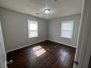 1239 Dellrose in Wichita, KS - Building Photo - Building Photo