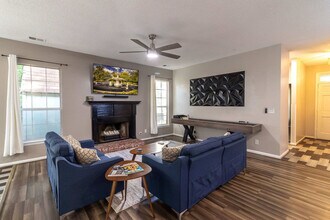 9 Walthour Cove in Savannah, GA - Building Photo - Building Photo