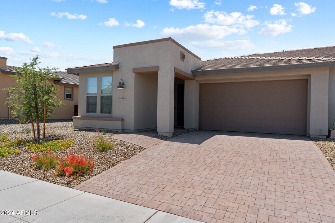 4041 Desert Moon Dr in Wickenburg, AZ - Building Photo