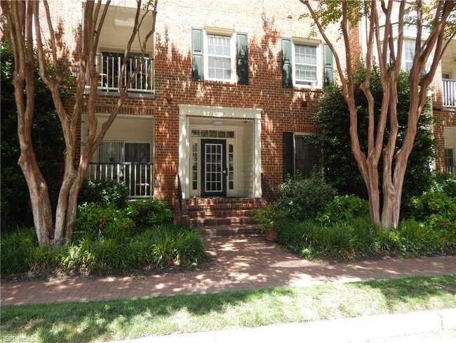 321 Duke St in Norfolk, VA - Building Photo - Building Photo