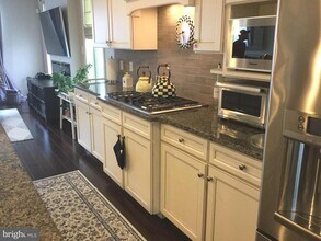 13251 Tivoli Lake Blvd in Silver Spring, MD - Building Photo - Building Photo