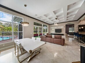 9525 Captiva Cir in Boynton Beach, FL - Building Photo - Building Photo