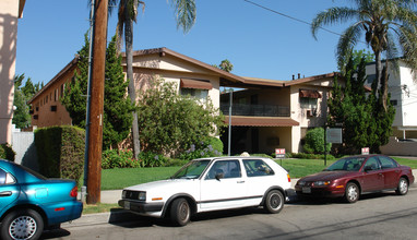 4733 Orion Ave in Sherman Oaks, CA - Building Photo - Building Photo