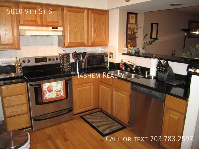 5010 9th St S in Arlington, VA - Foto de edificio - Building Photo