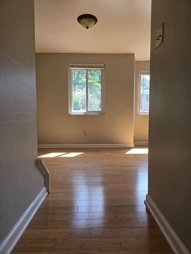 2807 Lincoln Way in White Oak, PA - Building Photo - Building Photo