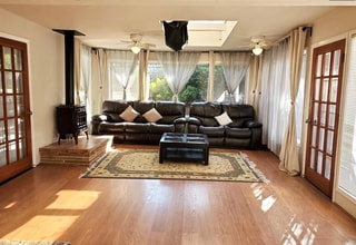 6901 Sunkist Dr, Unit Downstairs in Oakland, CA - Building Photo - Building Photo