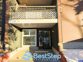 10837-10117 117 St NW in Edmonton, AB - Building Photo