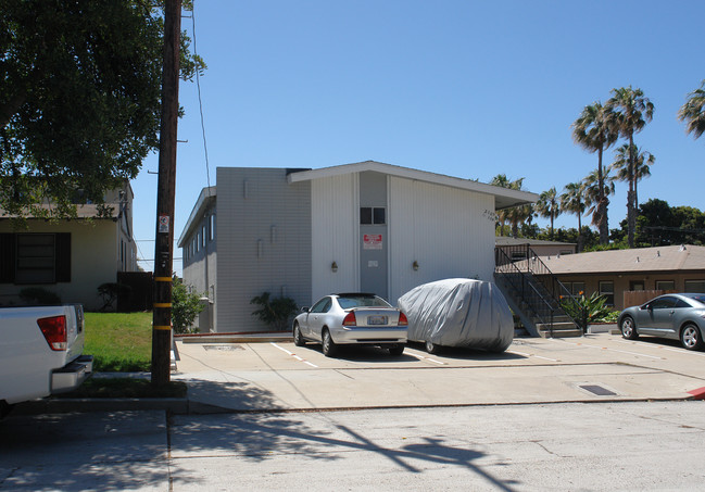 2109-2115 Reed Ave in San Diego, CA - Building Photo - Building Photo