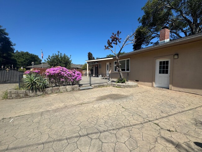 property at 1013 Live Oak Ave