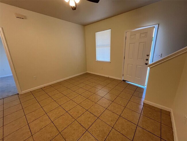 7002 Bennett Ave in Austin, TX - Foto de edificio - Building Photo