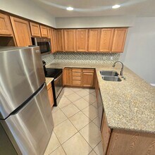 1098 Glenbridge Cir in Westlake Village, CA - Building Photo - Building Photo