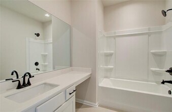 4553 Cypress Landing Wy in Gainesville, GA - Building Photo - Building Photo