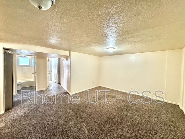 4274 S 2300 E in Holladay, UT - Building Photo - Building Photo